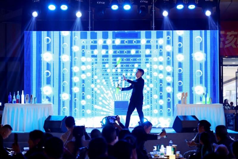 “燃情蓉城·FUN肆‘嗨’啤”2024成都社區(qū)之夜活動火熱啟幕(圖2)