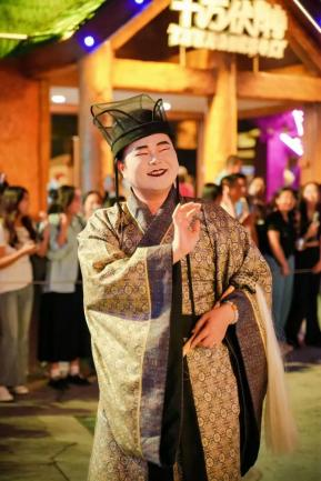 歡樂谷集團(tuán)“2024驚奇潮玩節(jié)”落幕創(chuàng)新“加法”助主題公園“出圈”(圖5)